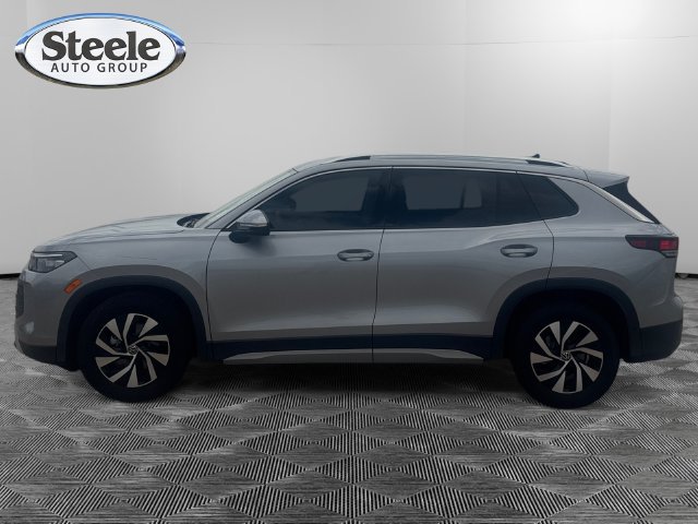New 2026 Volkswagen Tiguan S FWD image 2