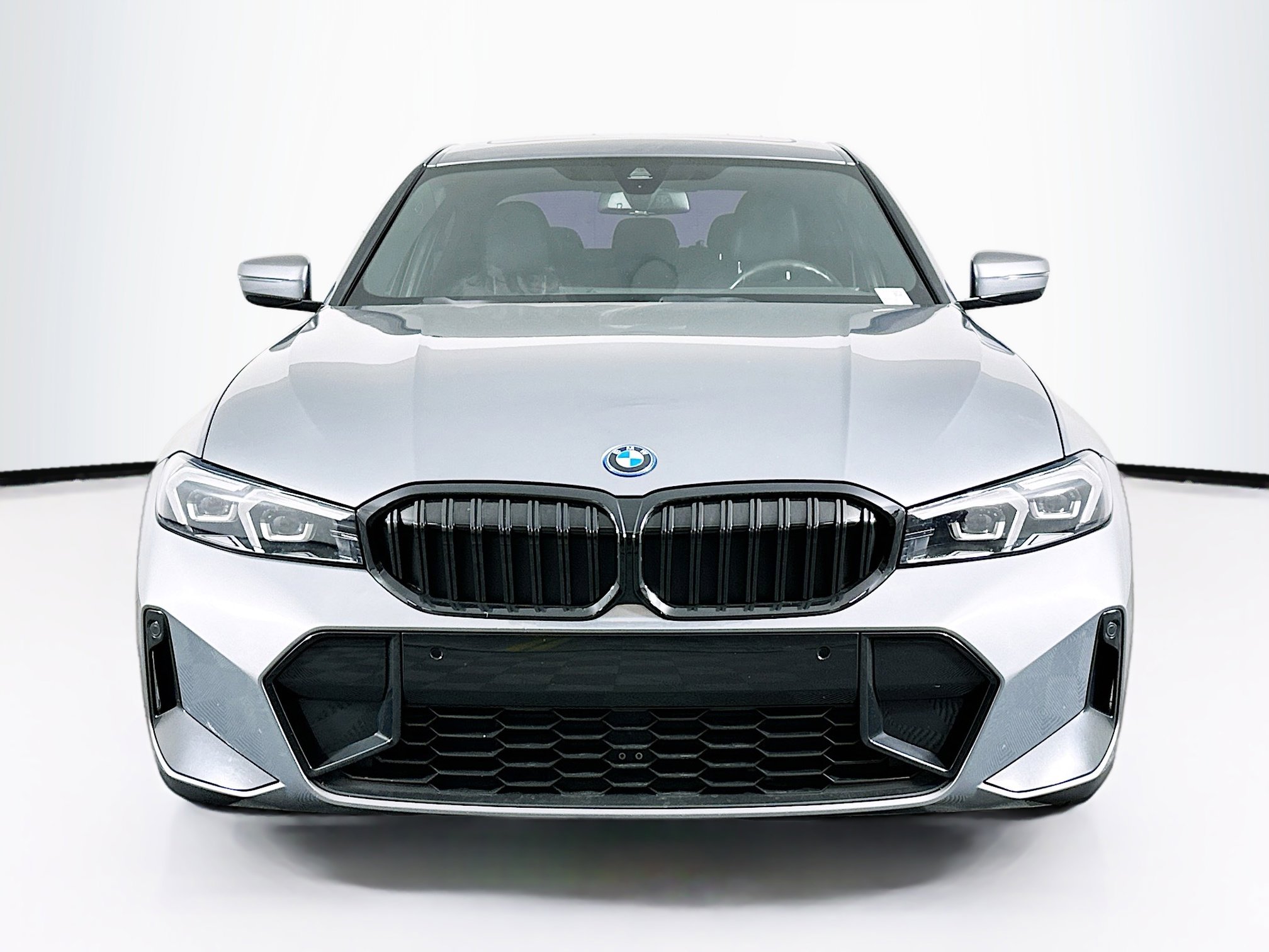 Used 2023 BMW 330e w/ M Sport Package image 2