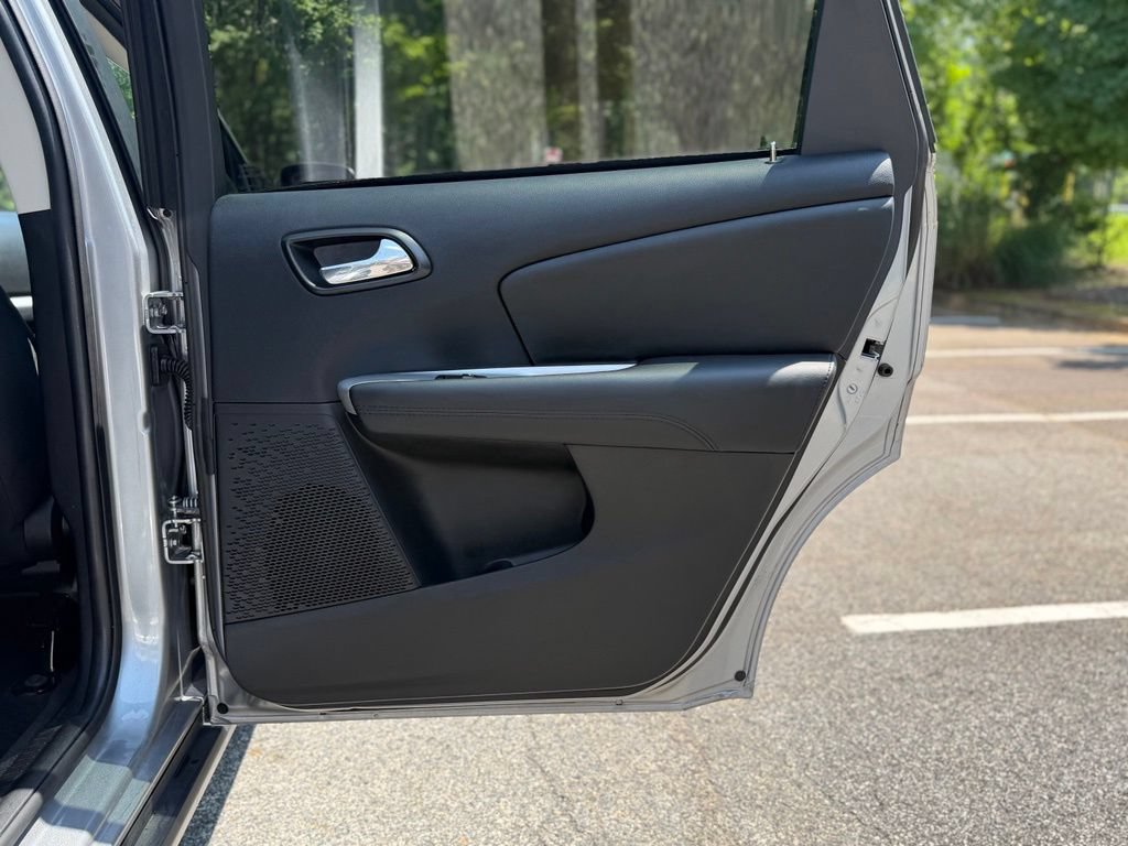 Used 2018 Dodge Journey SE w/ Blacktop Package FWD image 18
