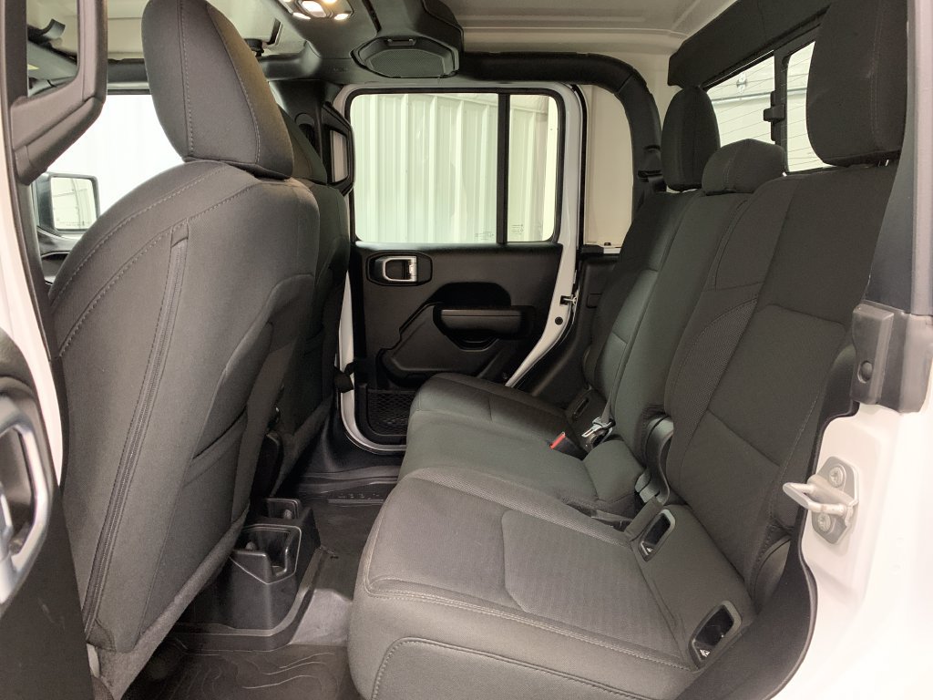 Used 2023 Jeep Gladiator Sport AWD/4WD image 19