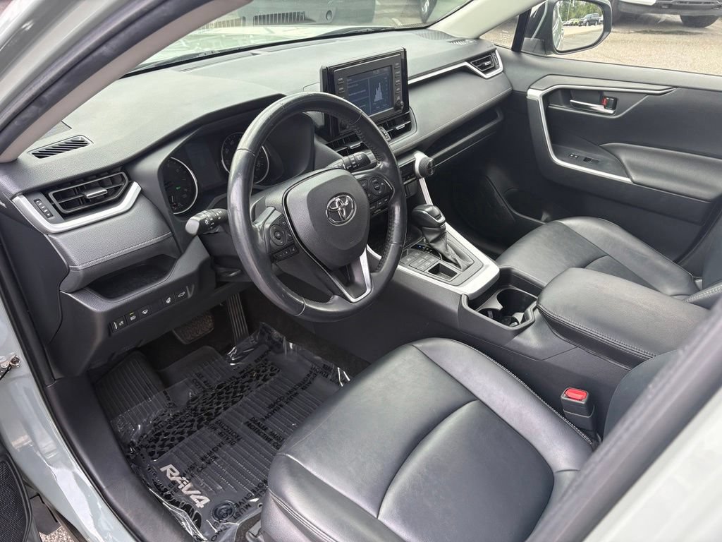 Used 2019 Toyota RAV4 XLE Premium AWD/4WD image 13