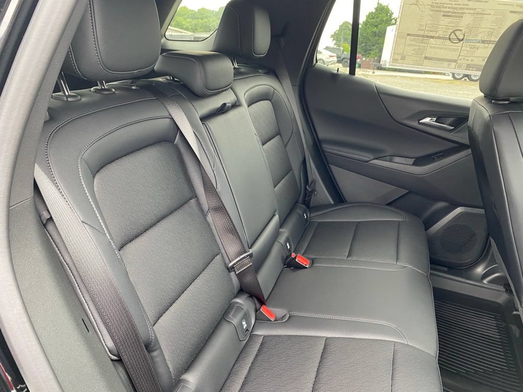 New 2026 Chevrolet Equinox LT w/ Convenience Package II FWD image 20