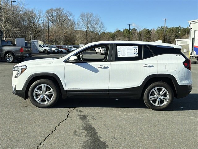 Used 2024 GMC Terrain SLE image 10