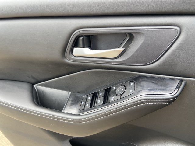 Used 2024 Nissan Rogue SV FWD image 49