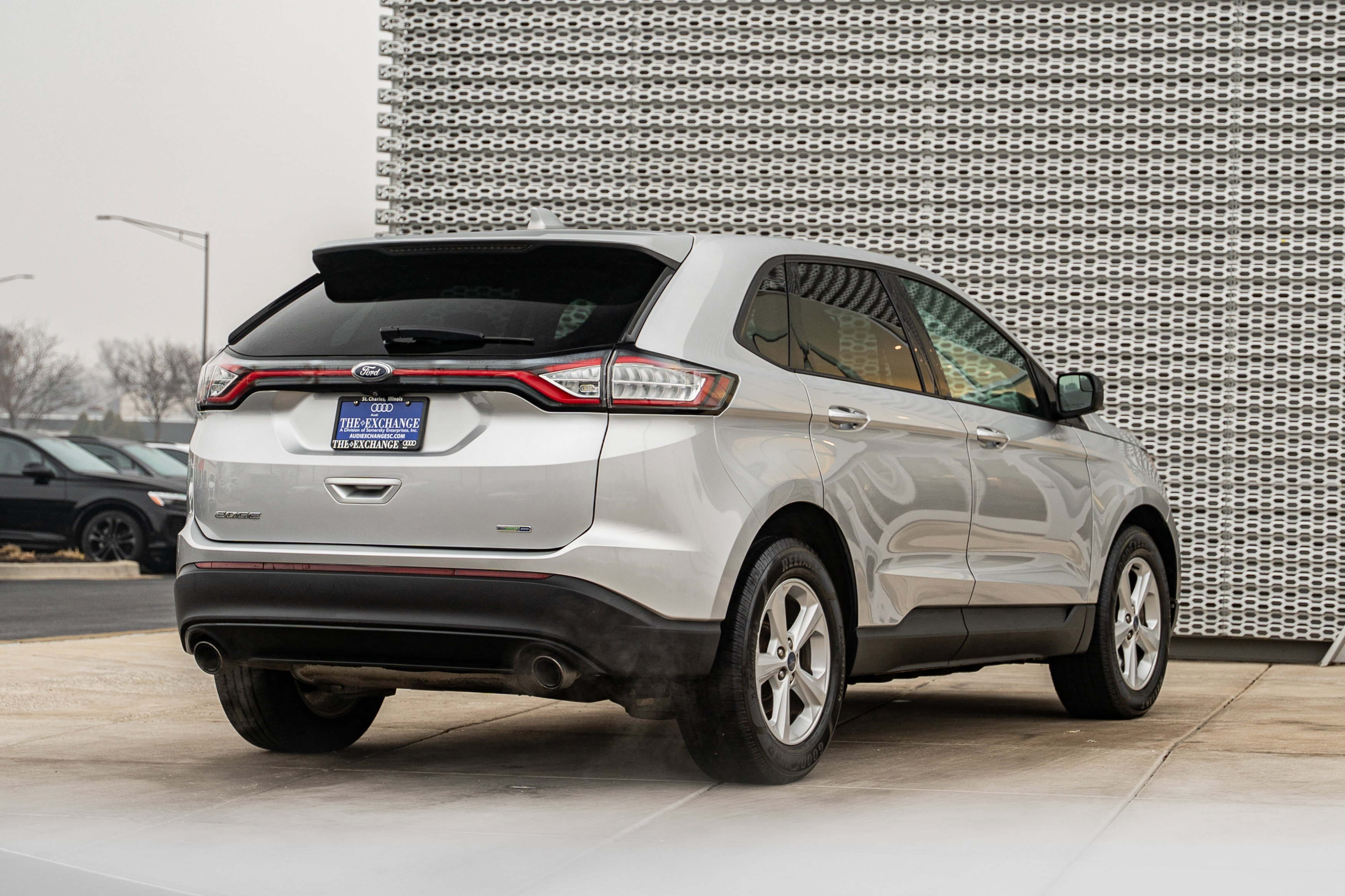 Used 2018 Ford Edge SE image 4