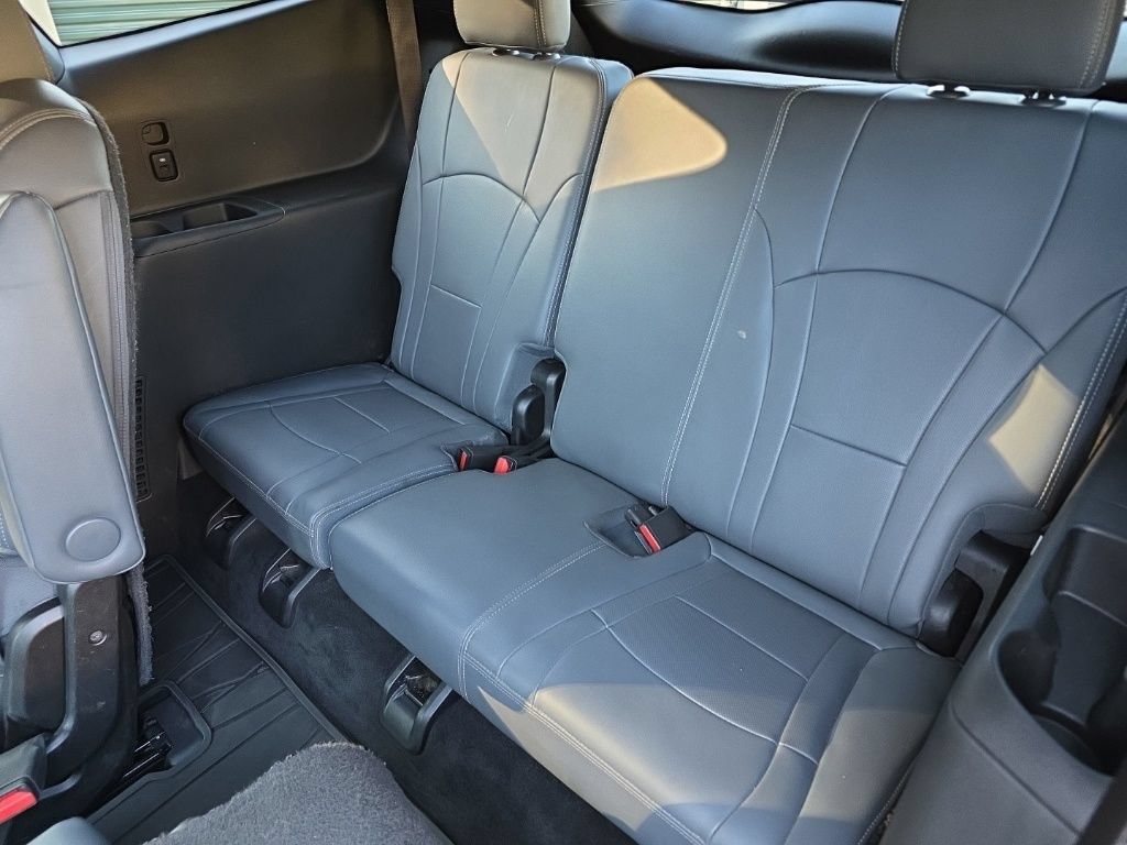 Used 2023 Buick Enclave Essence FWD image 17