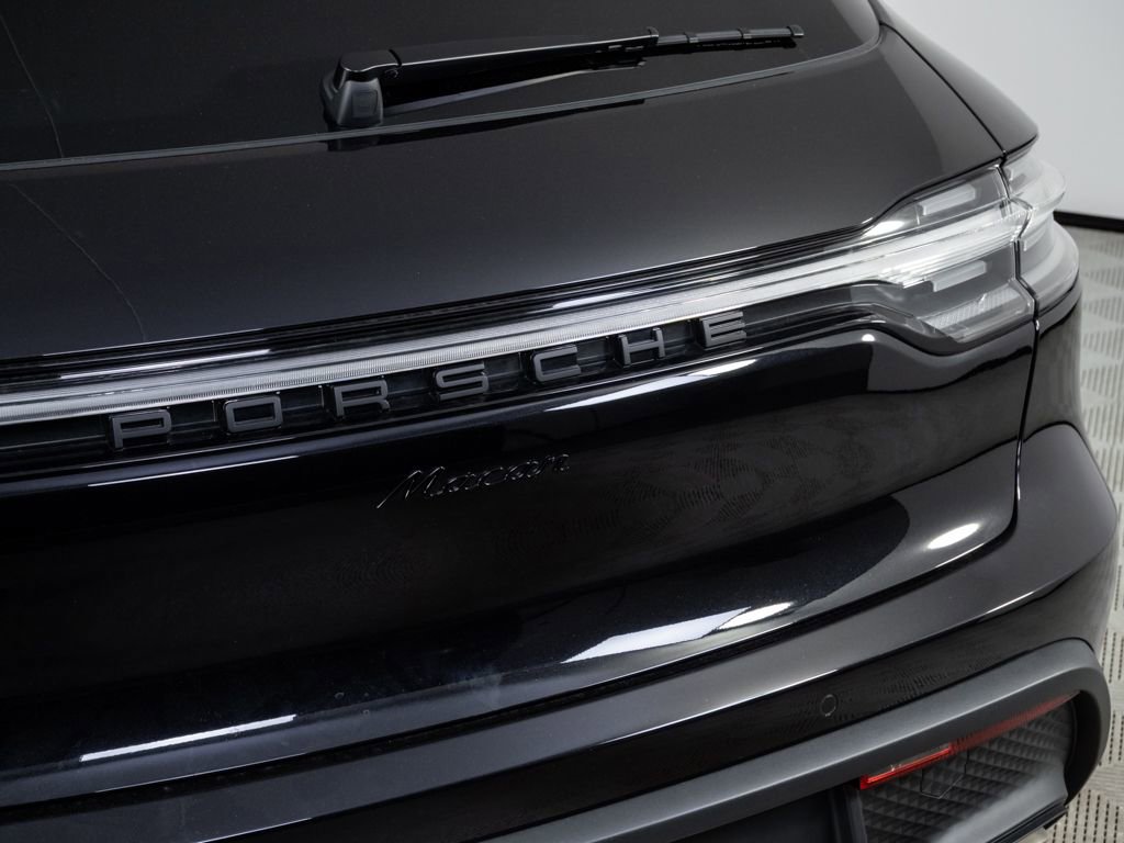 Certified 2025 Porsche Macan image 37