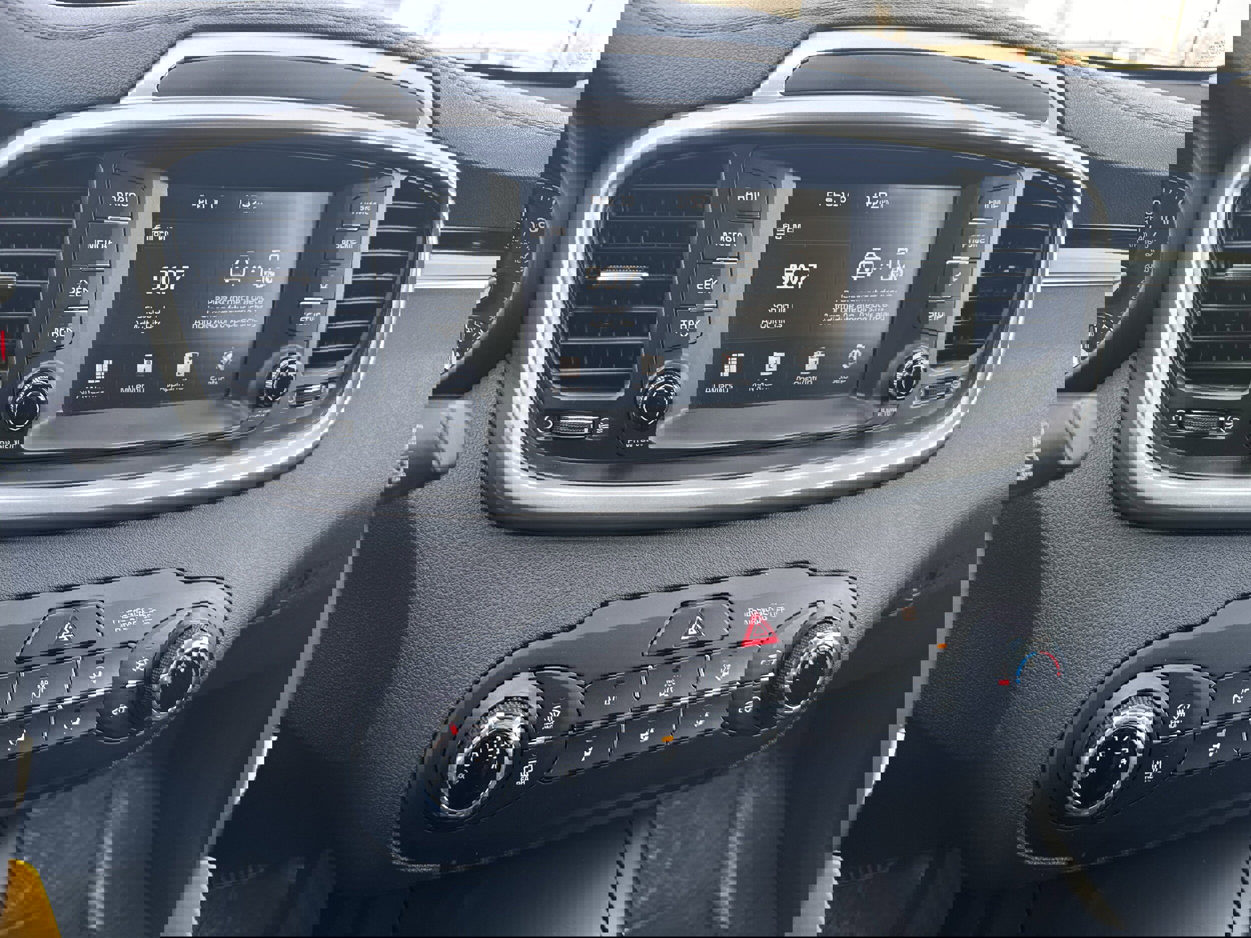 Used 2019 Kia Sorento LX image 13