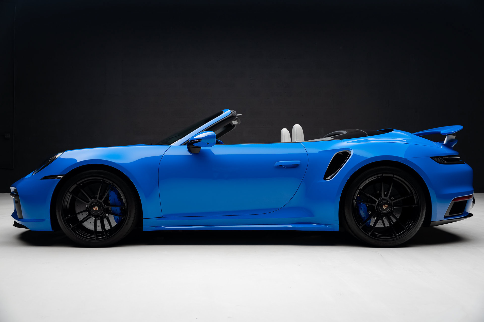 Used 2022 Porsche 911 Turbo S AWD/4WD image 21