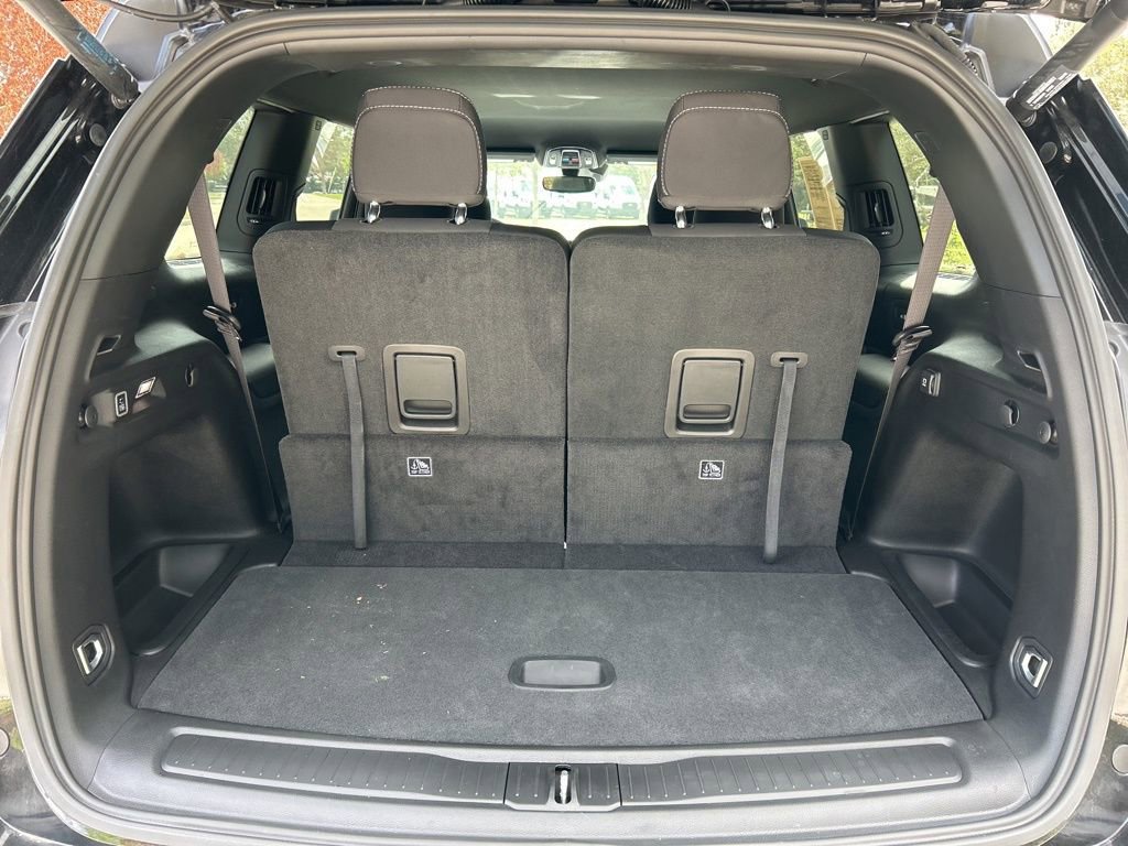 Used 2024 Jeep Grand Cherokee L Laredo w/ Luxury Tech Group I image 52