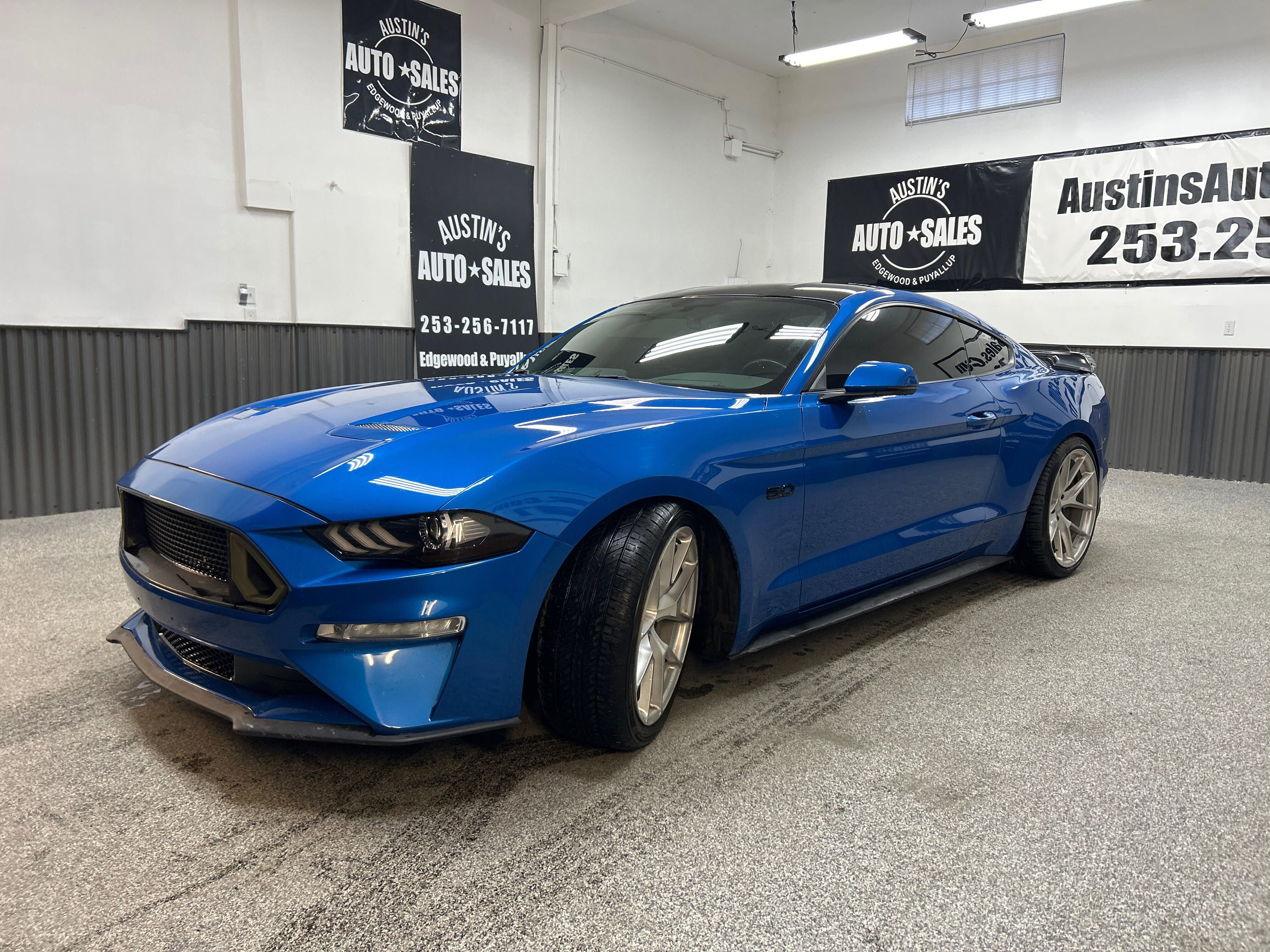 Used 2019 Ford Mustang GT Premium w/ Carbon Sport Interior Package RWD image 3