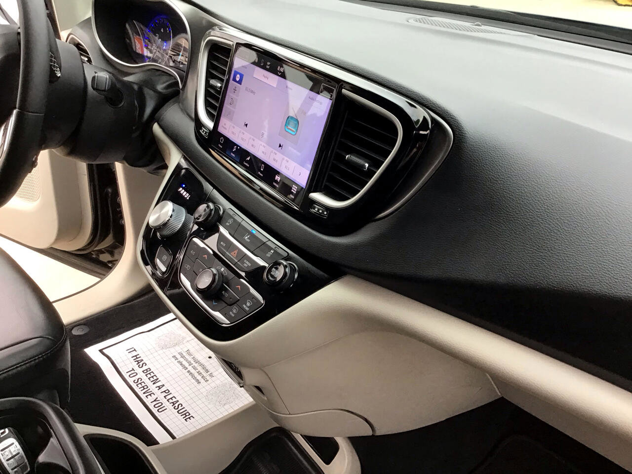 Used 2022 Chrysler Pacifica Touring-L image 34