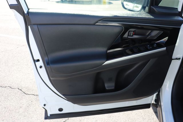 Used 2023 Toyota bZ4X XLE image 8