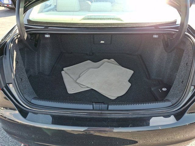Used 2014 Volkswagen Jetta SE FWD image 32