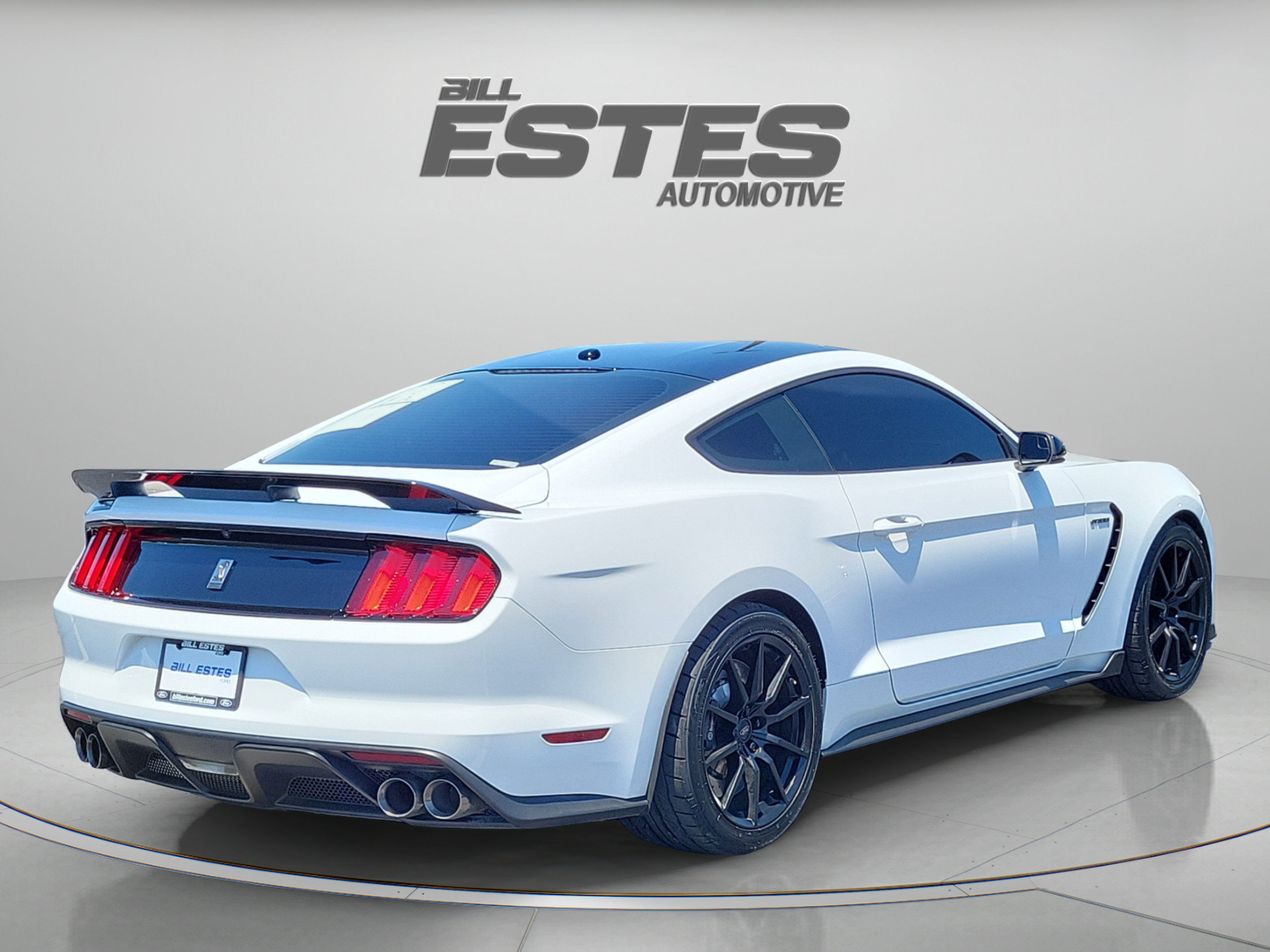 Used 2017 Ford Mustang Shelby GT350 RWD image 4