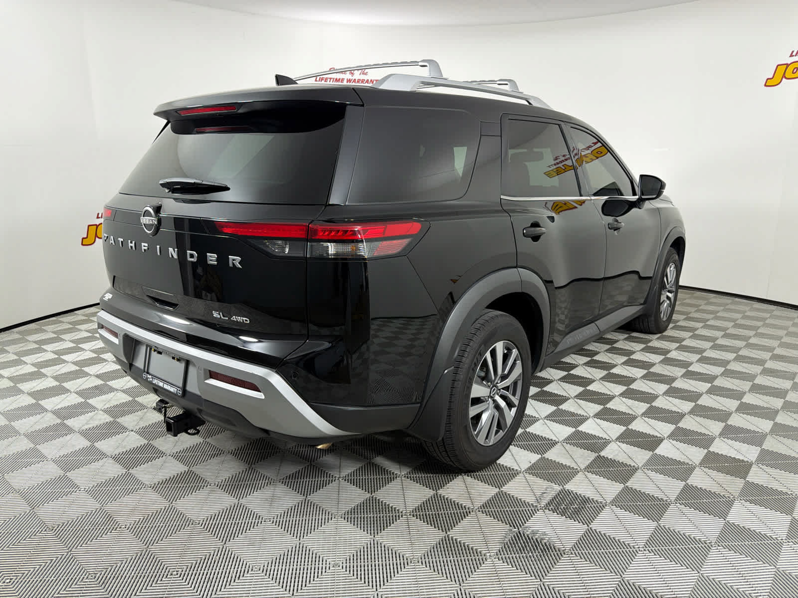Used 2022 Nissan Pathfinder SL AWD/4WD image 6
