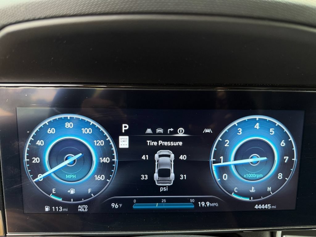 Used 2024 Hyundai Elantra Limited FWD image 16