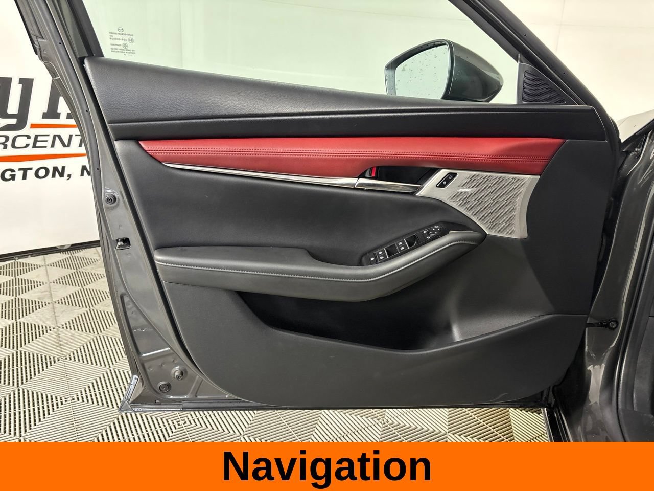 Used 2025 MAZDA MAZDA3 2.5 S Hatchback w/ Premium Pkg FWD image 11