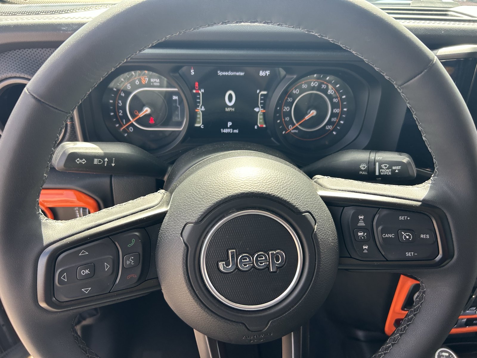 Used 2025 Jeep Gladiator Mojave w/ Convenience Group AWD/4WD image 15
