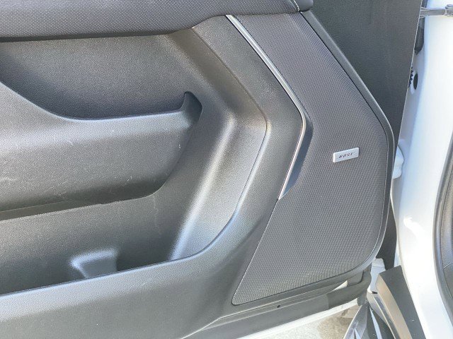 Used 2024 Chevrolet Suburban Premier image 23