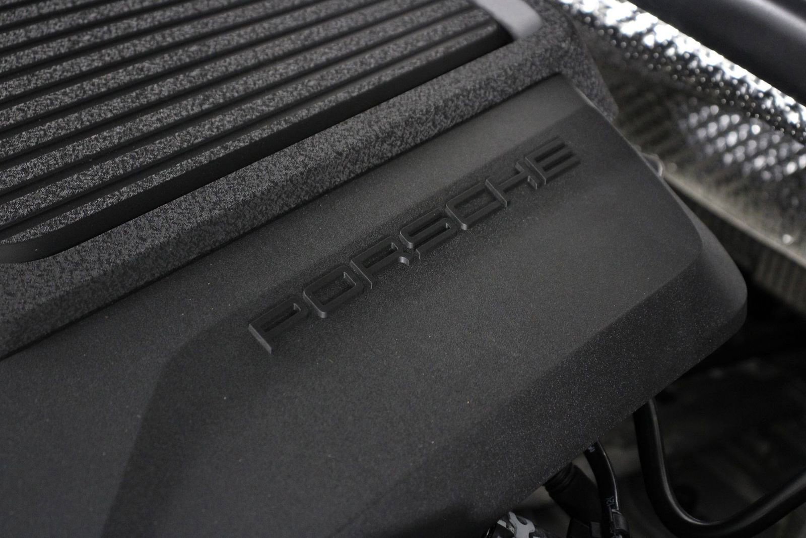 Certified 2025 Porsche Macan image 27