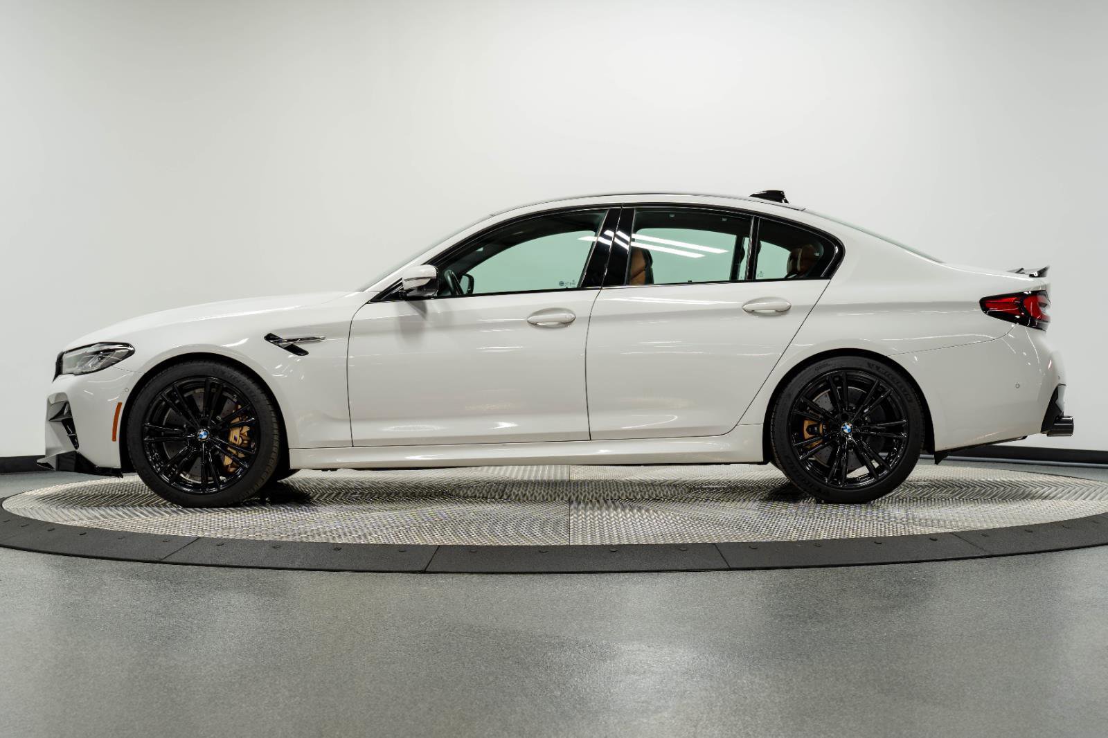 Used 2021 BMW M5 w/ Executive Package AWD/4WD image 8