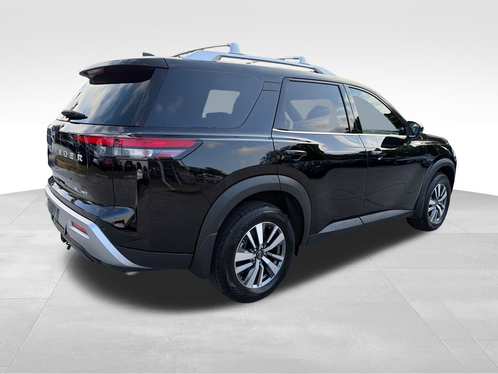 Used 2025 Nissan Pathfinder SL AWD/4WD image 8