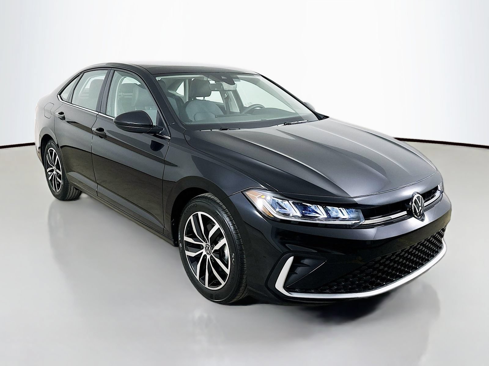 New 2026 Volkswagen Jetta SE FWD image 3