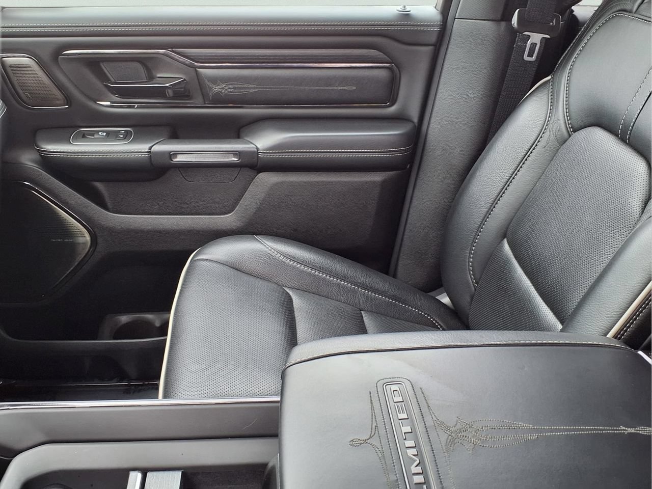 Used 2022 RAM 1500 Limited AWD/4WD image 13