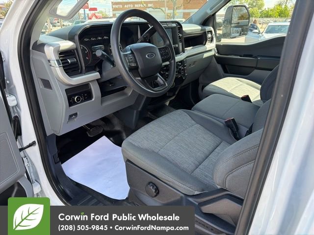 Used 2023 Ford F350 XL w/ Snow Plow/Camper Package AWD/4WD image 13