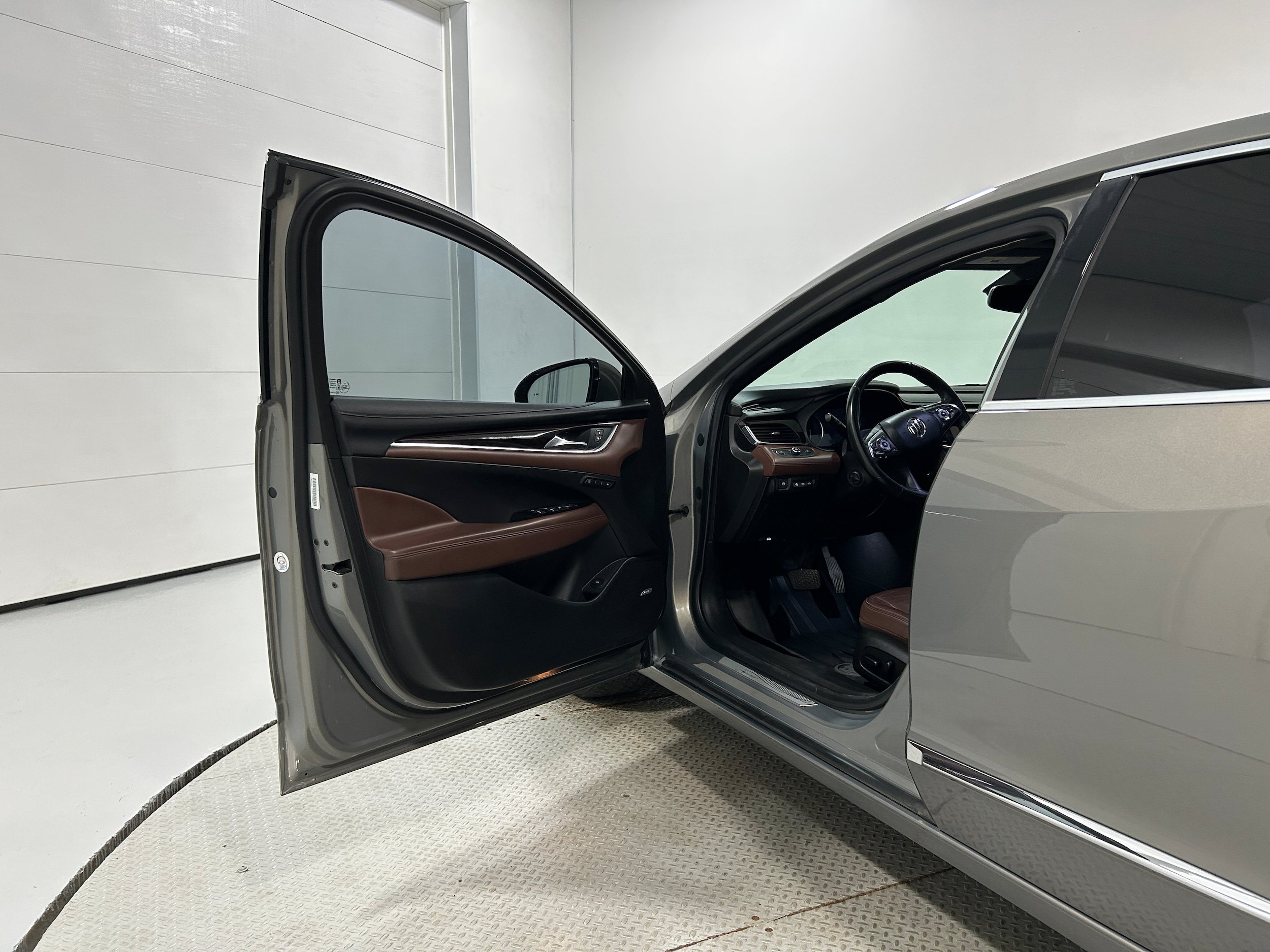 Used 2019 Buick LaCrosse Avenir w/ Driver Confidence Package II AWD/4WD image 21