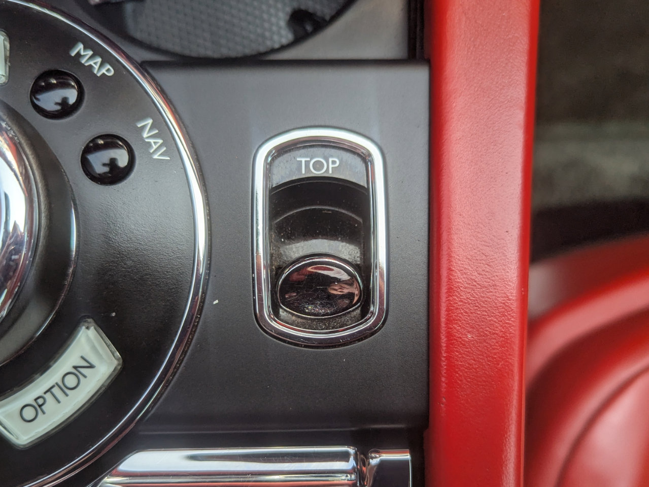 Used 2018 Rolls-Royce Dawn image 31