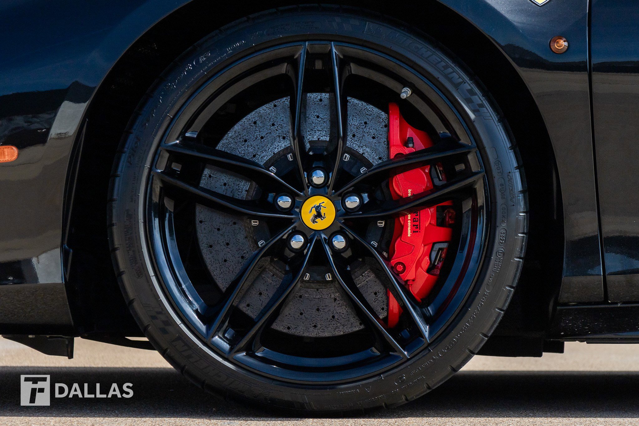Used 2019 Ferrari 488 GTB RWD image 8