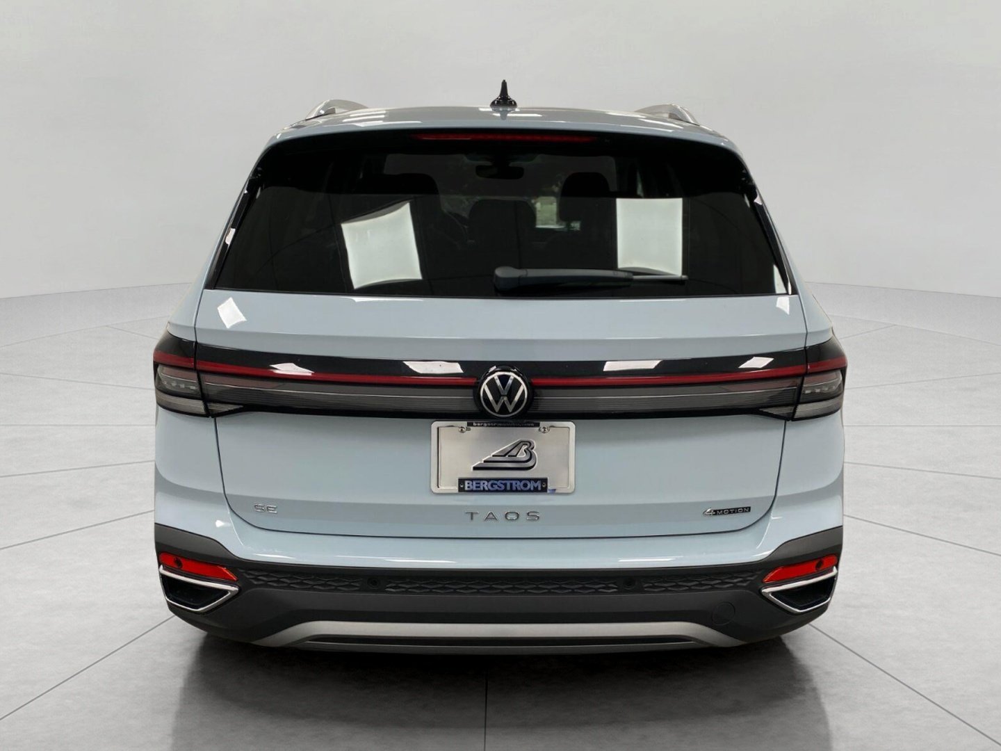 New 2026 Volkswagen Taos SE AWD/4WD image 4