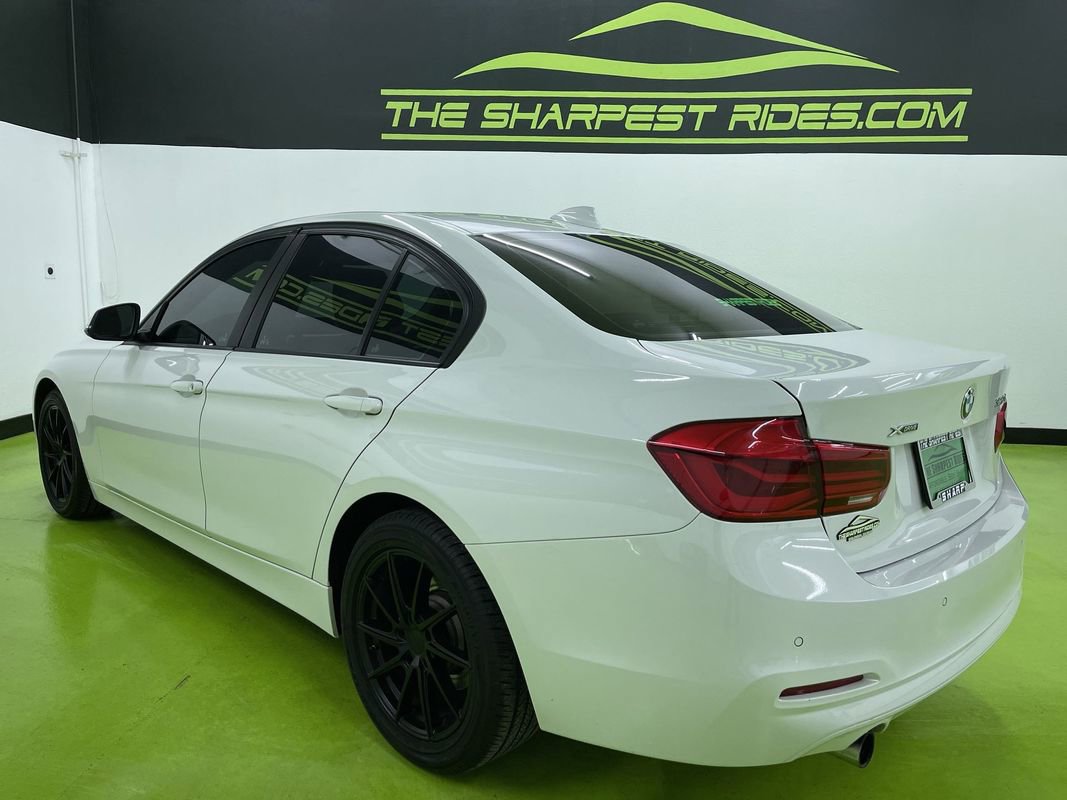 Used 2017 BMW 320i xDrive Sedan image 7