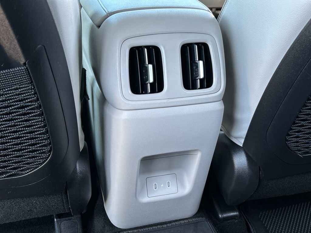 Used 2025 Hyundai Tucson Limited AWD/4WD image 19