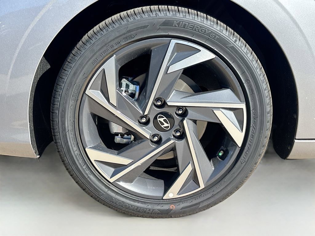 New 2025 Hyundai Elantra Limited w/ Cargo Package image 32