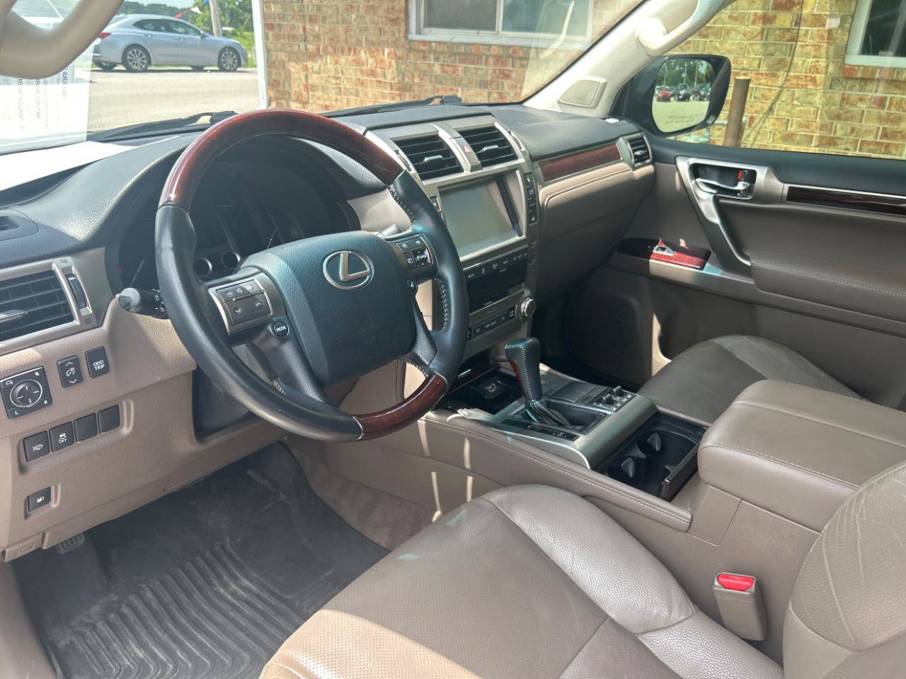Used 2014 Lexus GX 460 w/ Premium Package AWD/4WD image 19