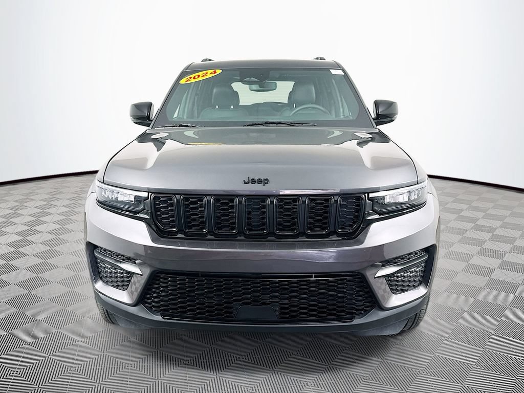 Certified 2024 Jeep Grand Cherokee Altitude AWD/4WD image 4