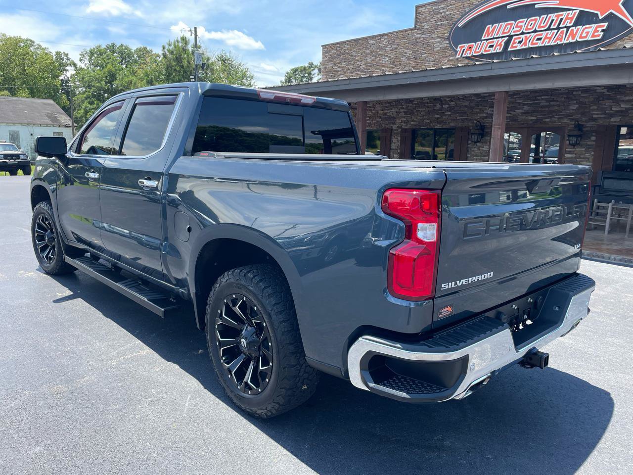 Used 2019 Chevrolet Silverado 1500 LTZ w/ LTZ Plus Package AWD/4WD image 6