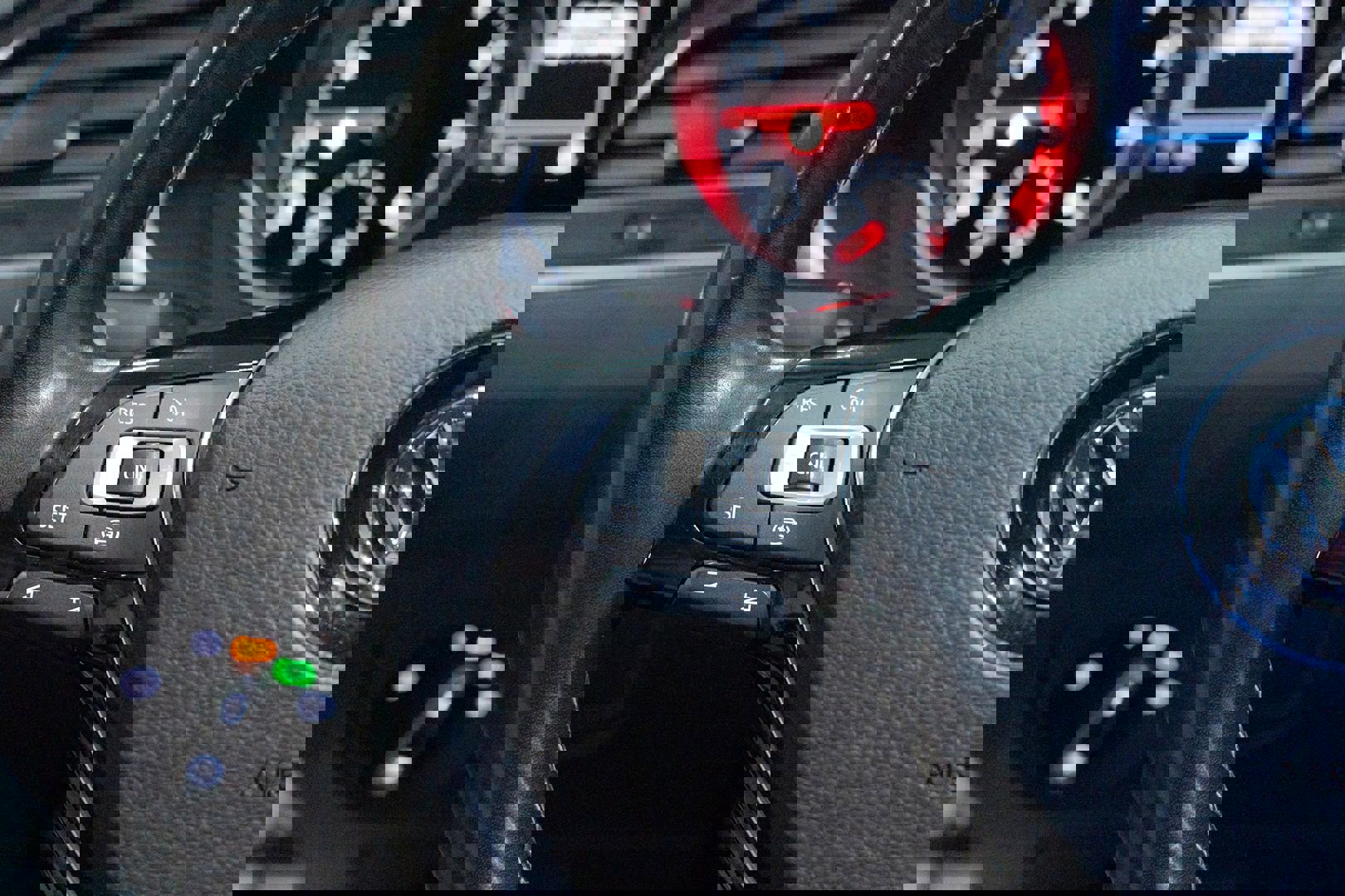 Used 2020 Volkswagen Tiguan SE R-Line w/ 3rd Row Seat Package image 39