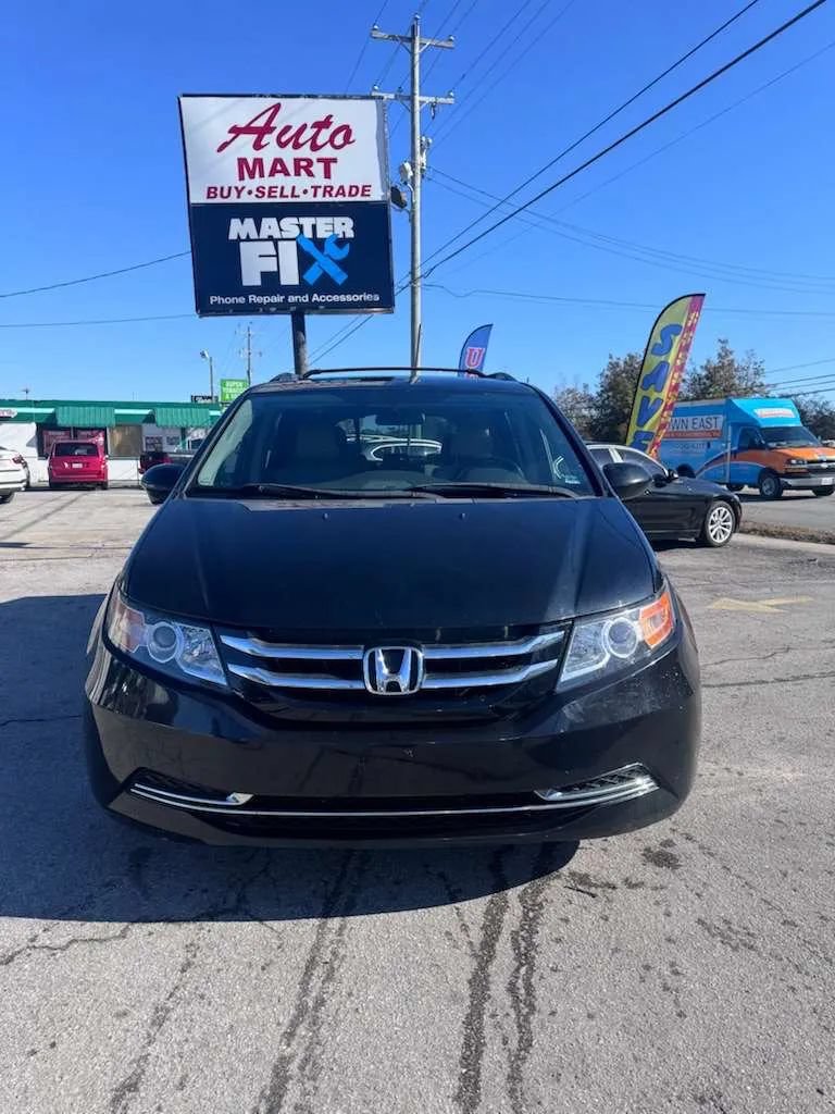 Used 2016 Honda Odyssey SE image 2