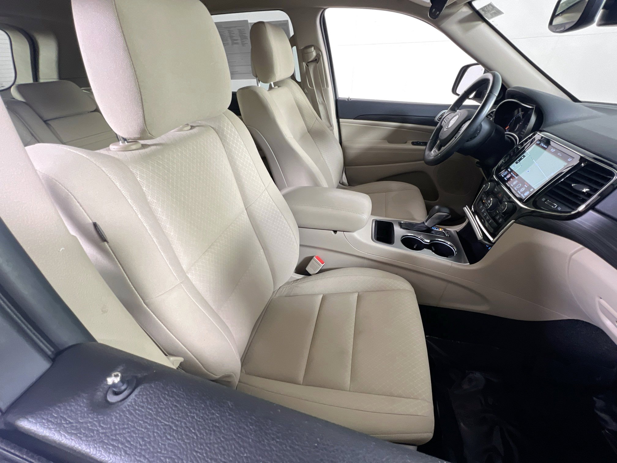 Used 2022 Jeep Grand Cherokee Laredo E image 26