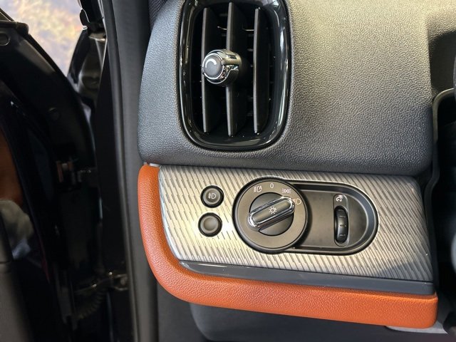 Used 2023 MINI Cooper Countryman SE w/ Storage Package image 89