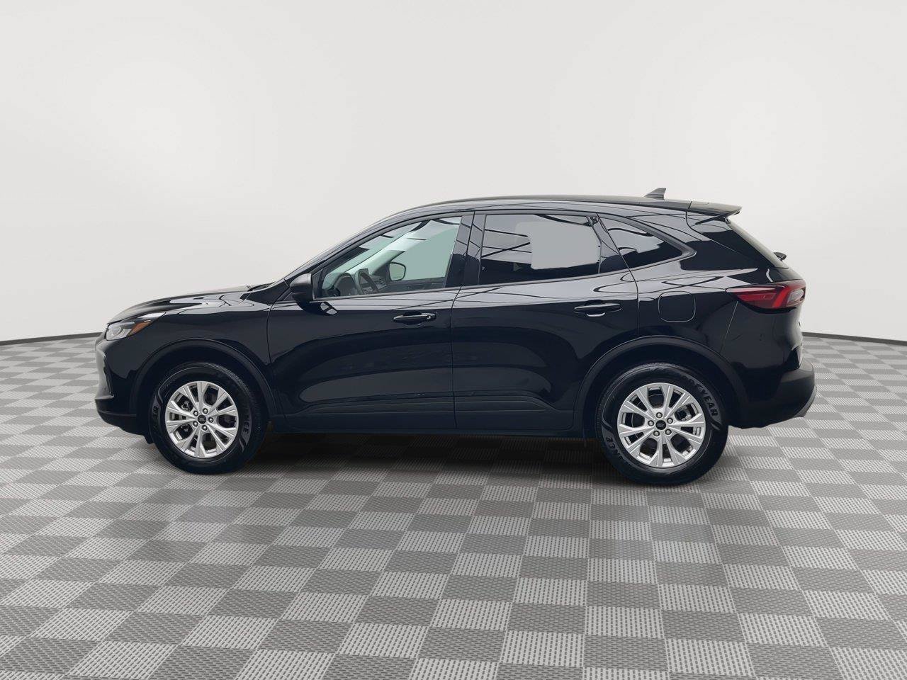 Certified 2025 Ford Escape Active AWD/4WD image 31