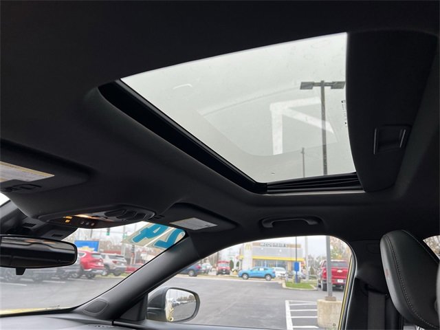 Used 2024 Chevrolet Trax RS w/ Sunroof Package image 15