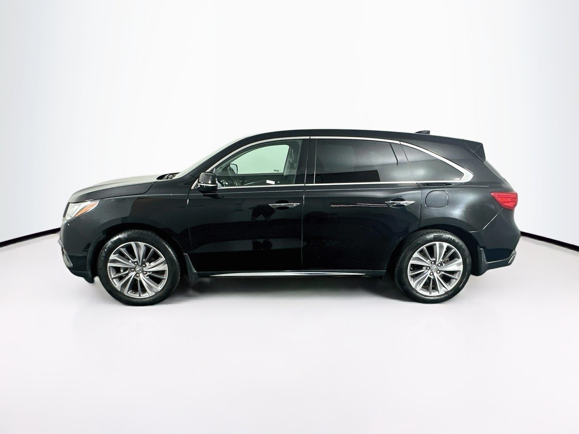 Used 2018 Acura MDX w/ Technology Package FWD image 4