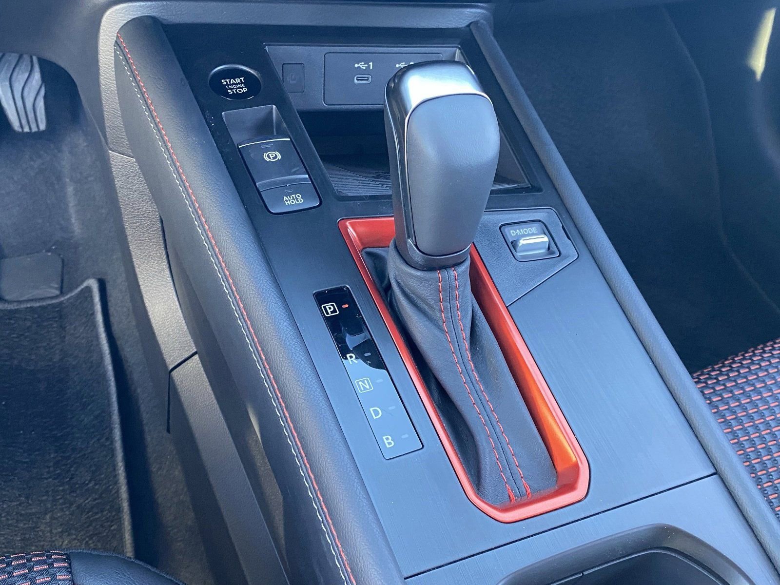 New 2026 Nissan Kicks SR w/ Cold Weather Package FWD image 31