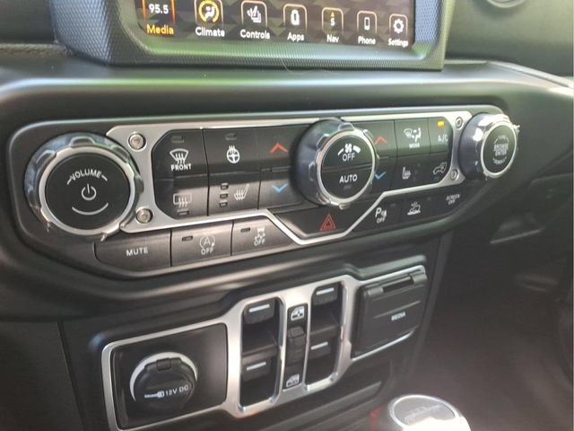 Used 2021 Jeep Gladiator Overland w/ Popular Equipment Package AWD/4WD image 19