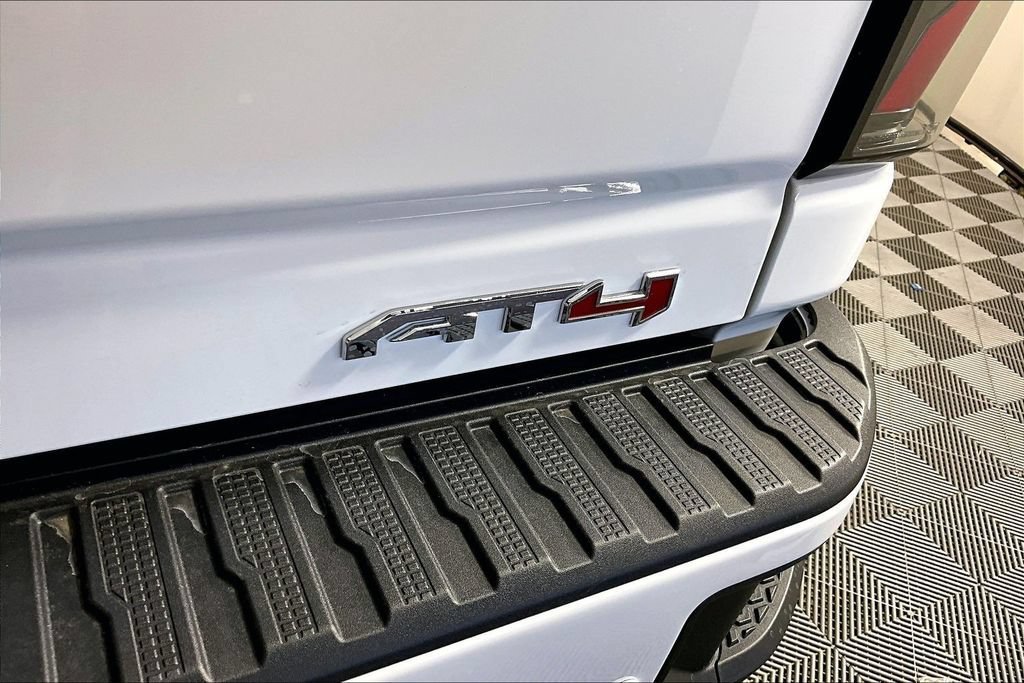 New 2026 GMC Sierra 2500 AT4 w/ AT4 Preferred Package AWD/4WD image 9